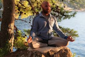 Adam Mizner - DiscoverMind Online Meditation Course